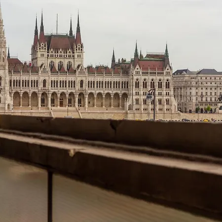 アパート Vintage Parlament View Riverside W Ac By Nw ブダペスト