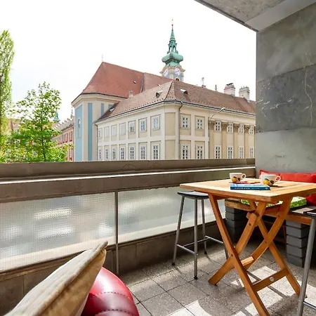 Vintage Parlament View Riverside W Ac By Nw Budapest